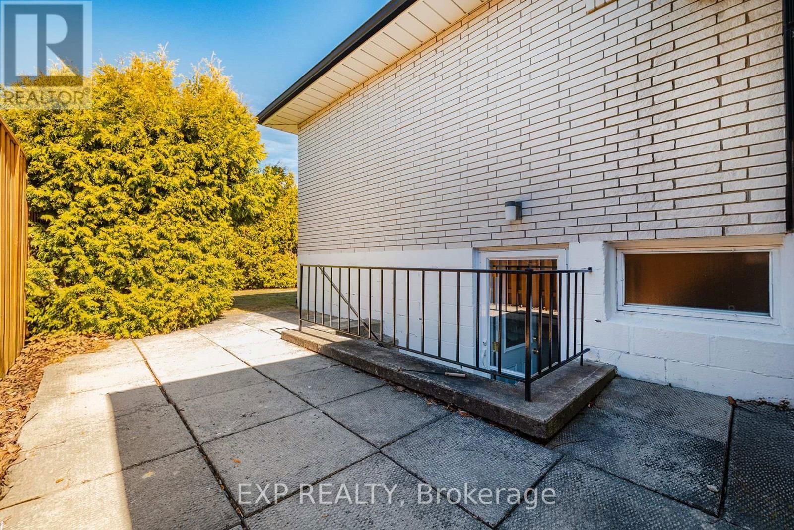 100 HADELAND AVENUE Image 16