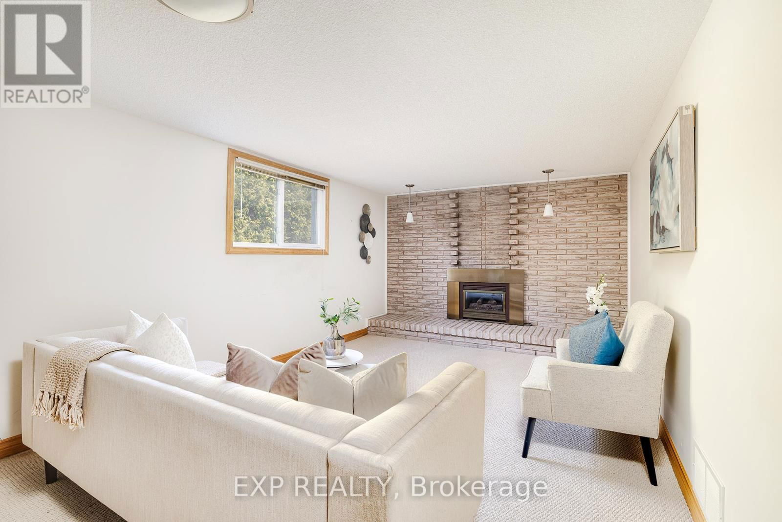 100 HADELAND AVENUE Image 17
