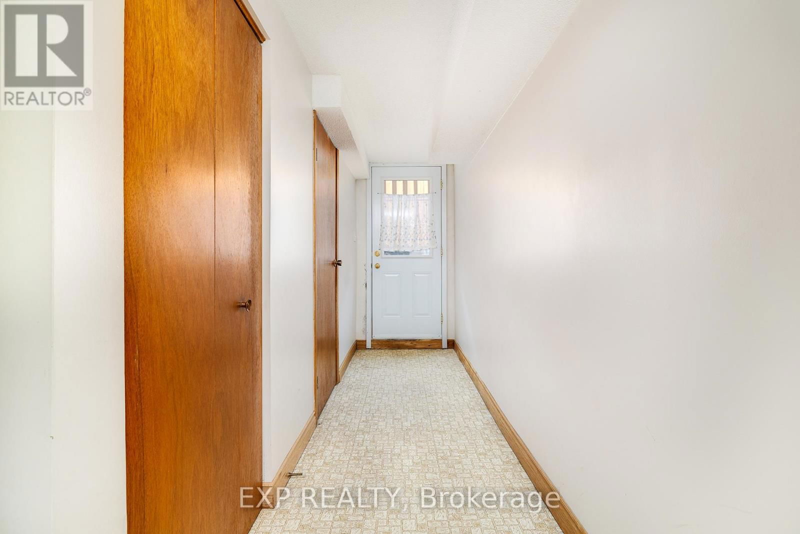 100 HADELAND AVENUE Image 26