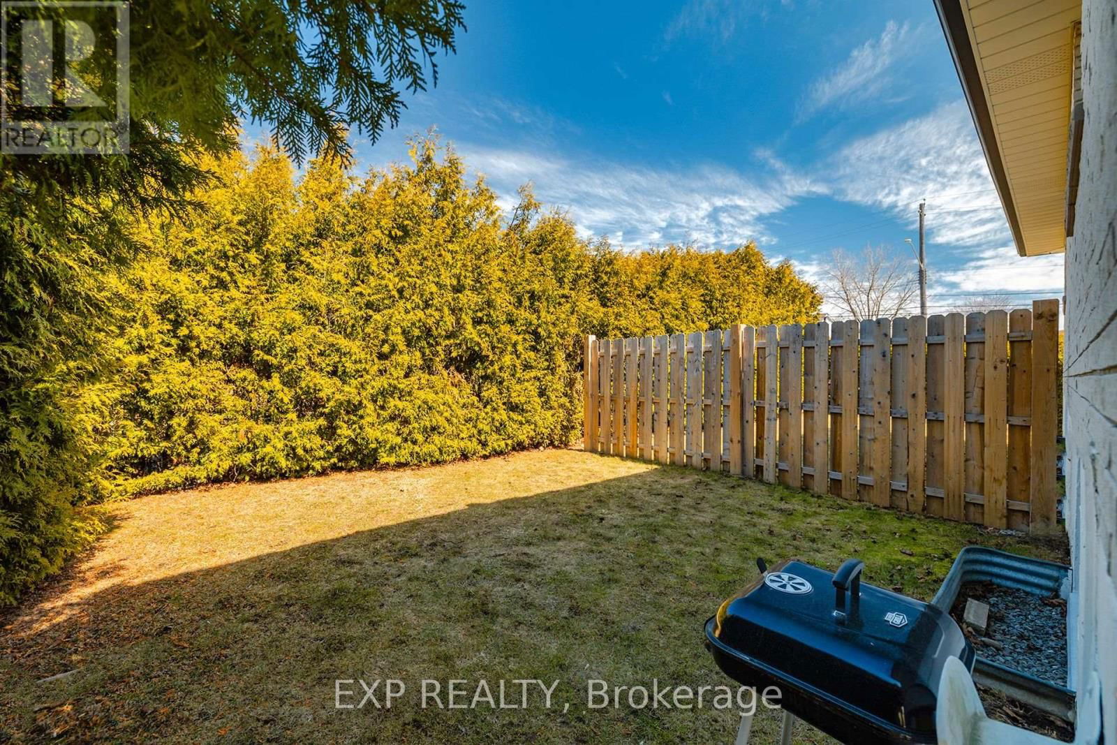 100 HADELAND AVENUE Image 27