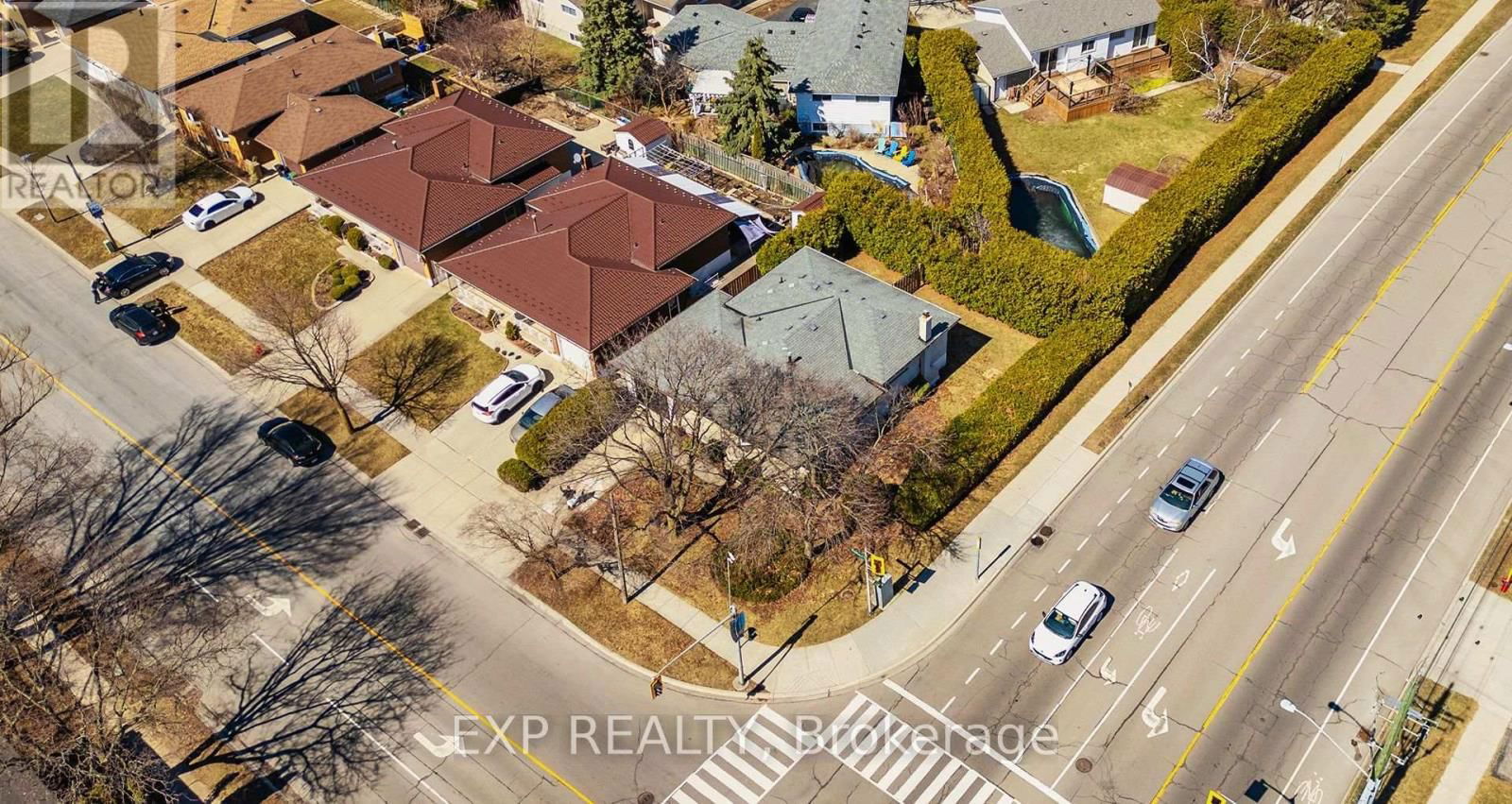 100 HADELAND AVENUE Image 35