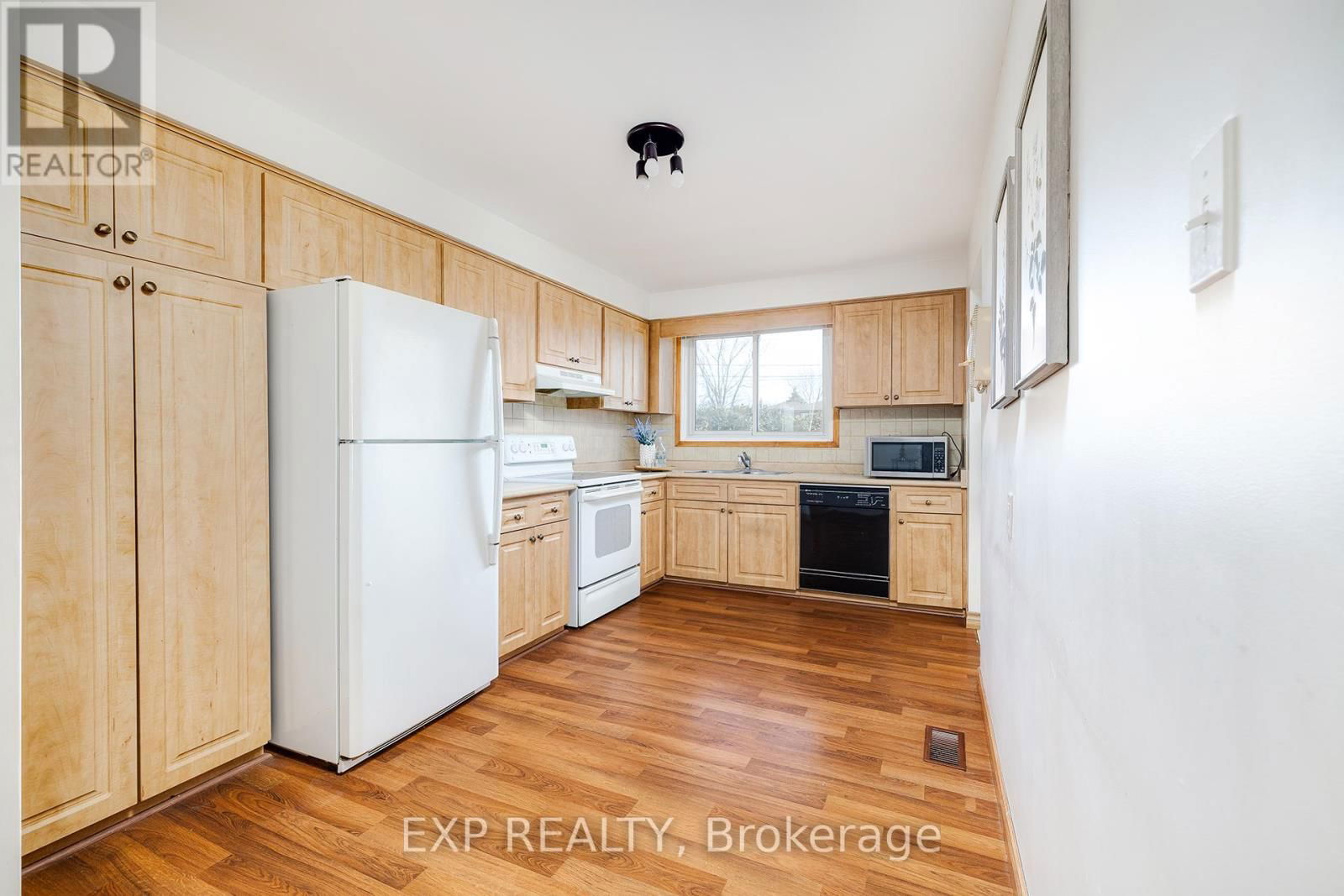 100 HADELAND AVENUE Image 5