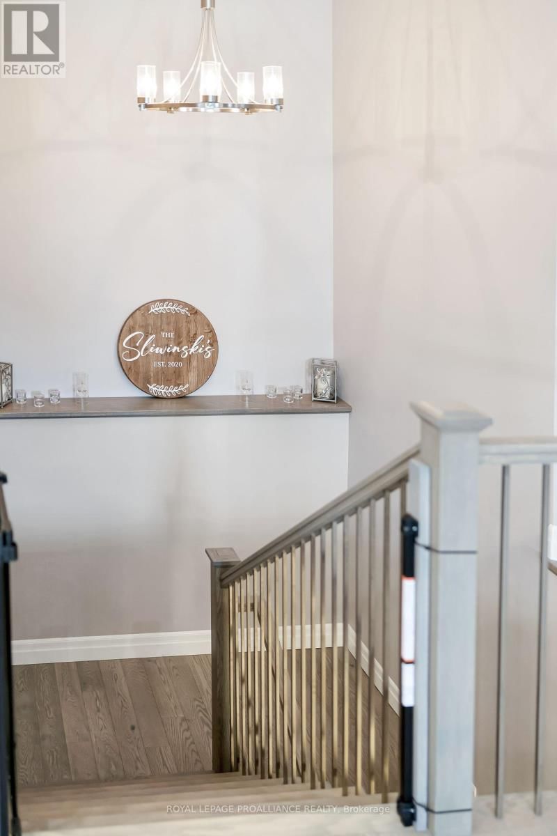 9 BEL AIR CRESCENT Image 36