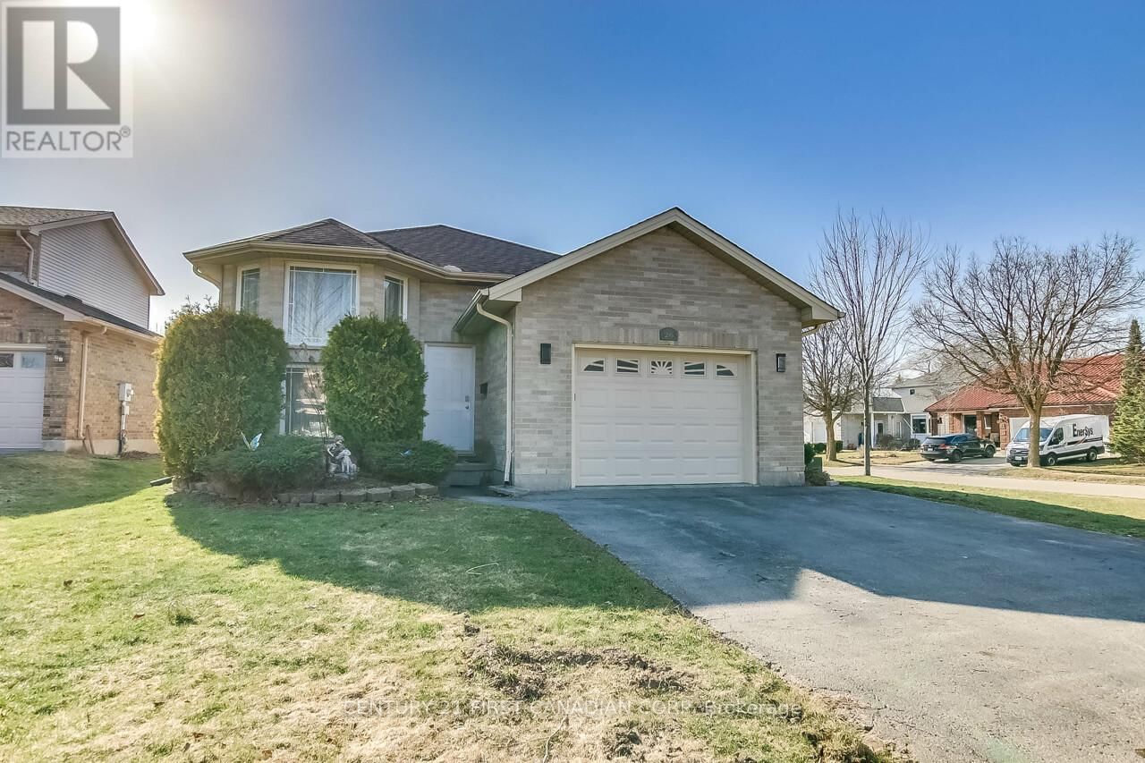 26 STONEYCREEK PLACE Image 1
