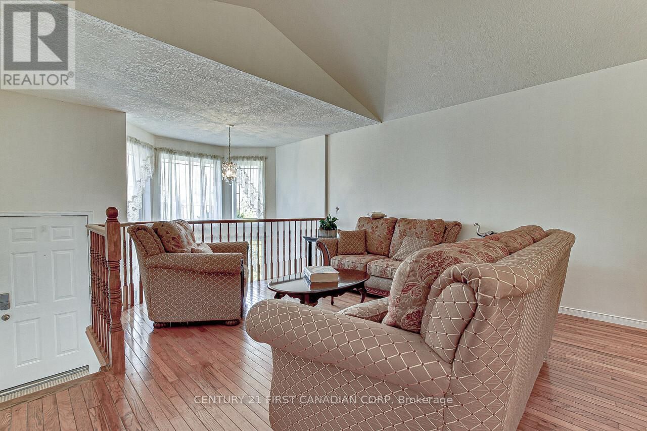 26 STONEYCREEK PLACE Image 8