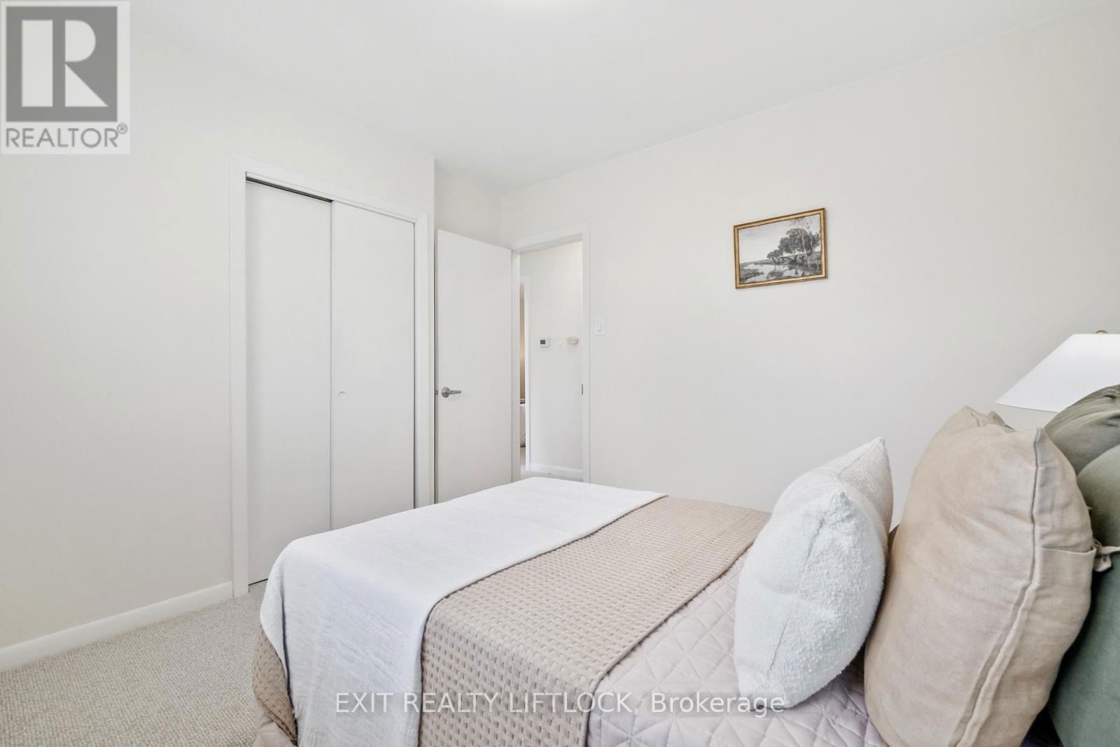 526 ERSKINE AVENUE Image 11