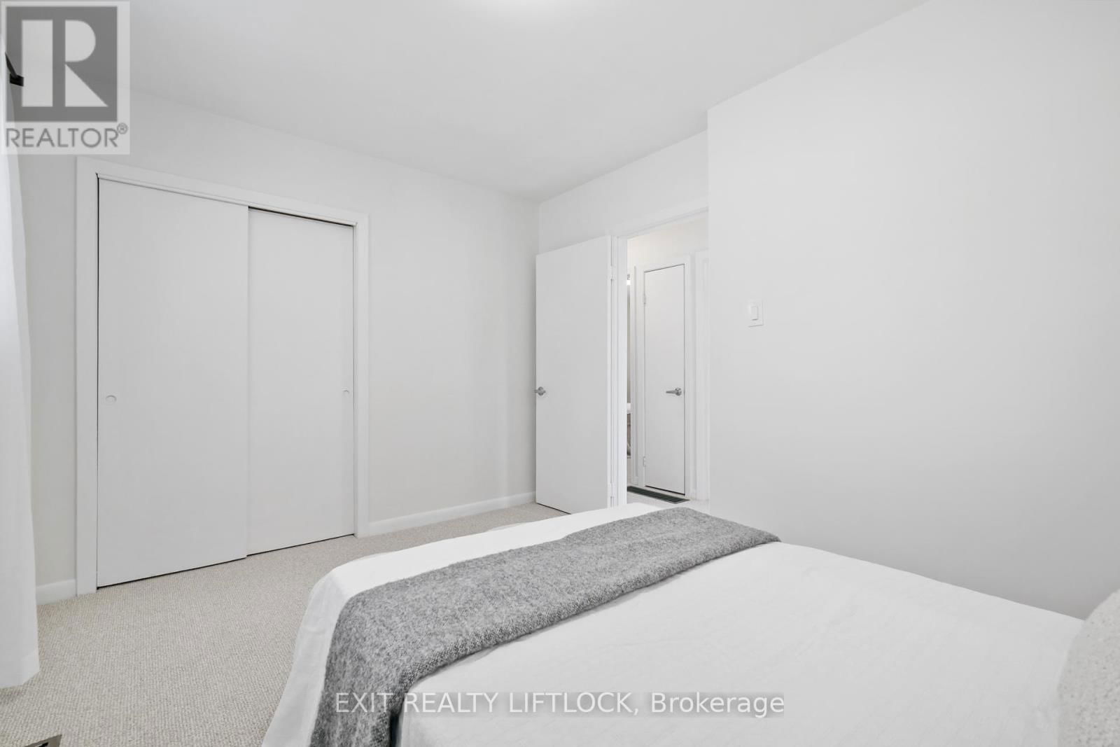 526 ERSKINE AVENUE Image 14
