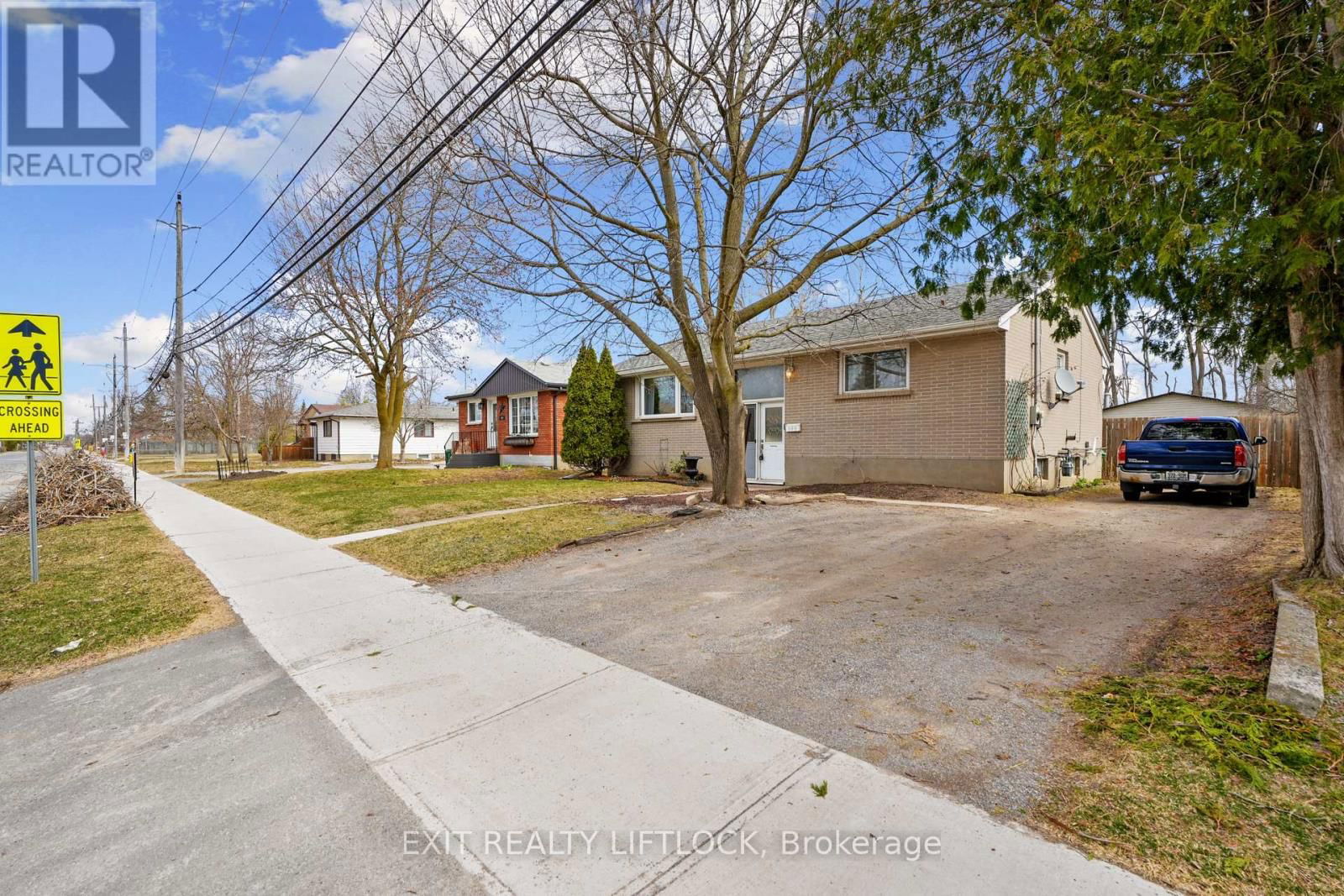 526 ERSKINE AVENUE Image 2