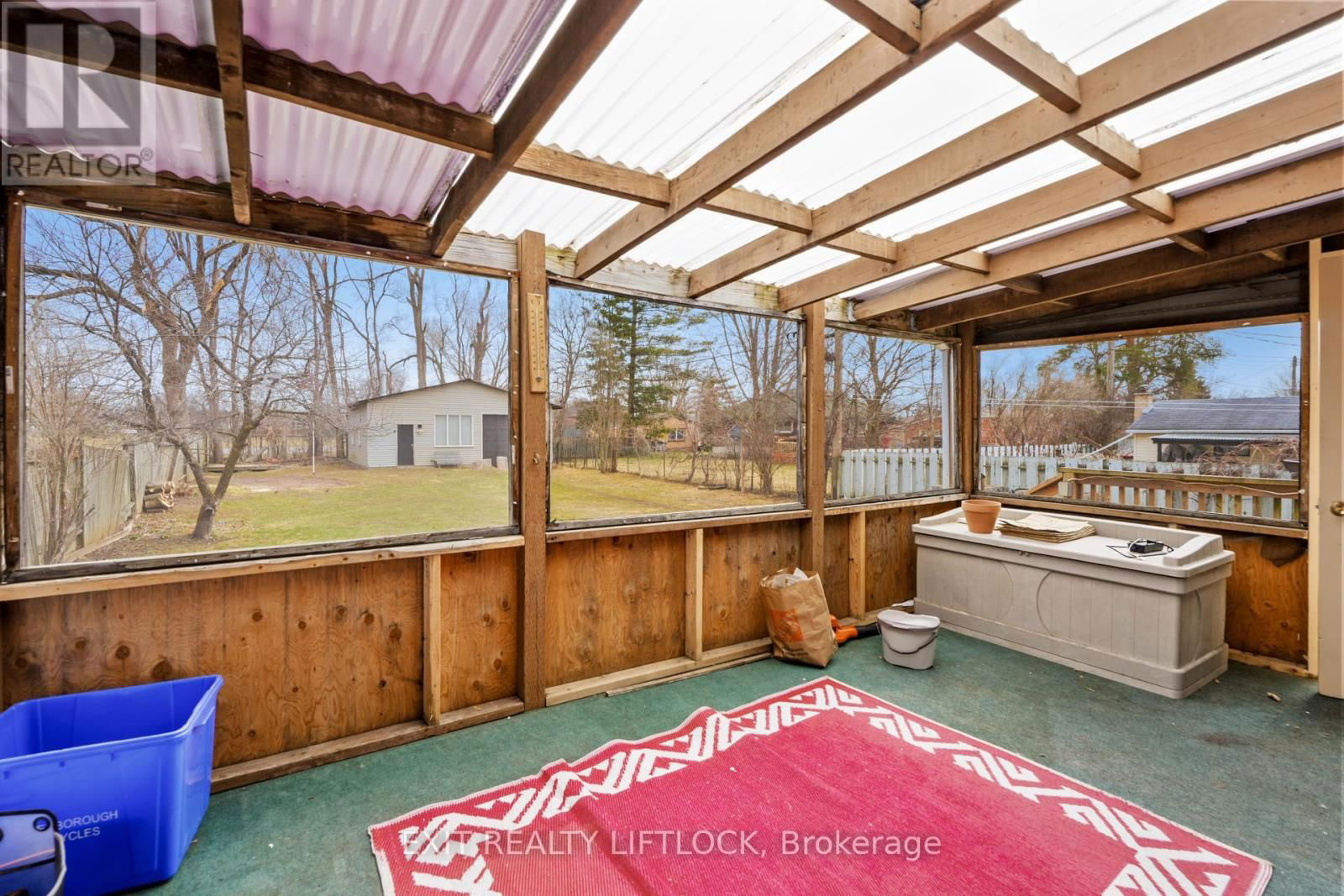 526 ERSKINE AVENUE Image 22