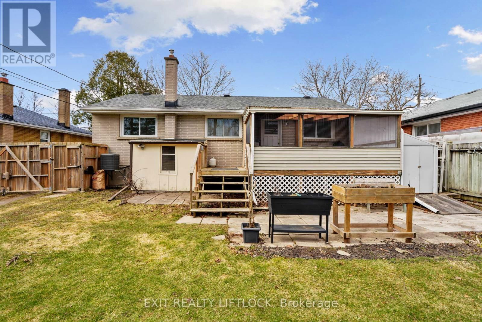 526 ERSKINE AVENUE Image 24