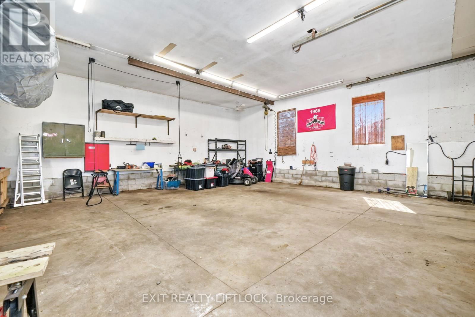 526 ERSKINE AVENUE Image 28