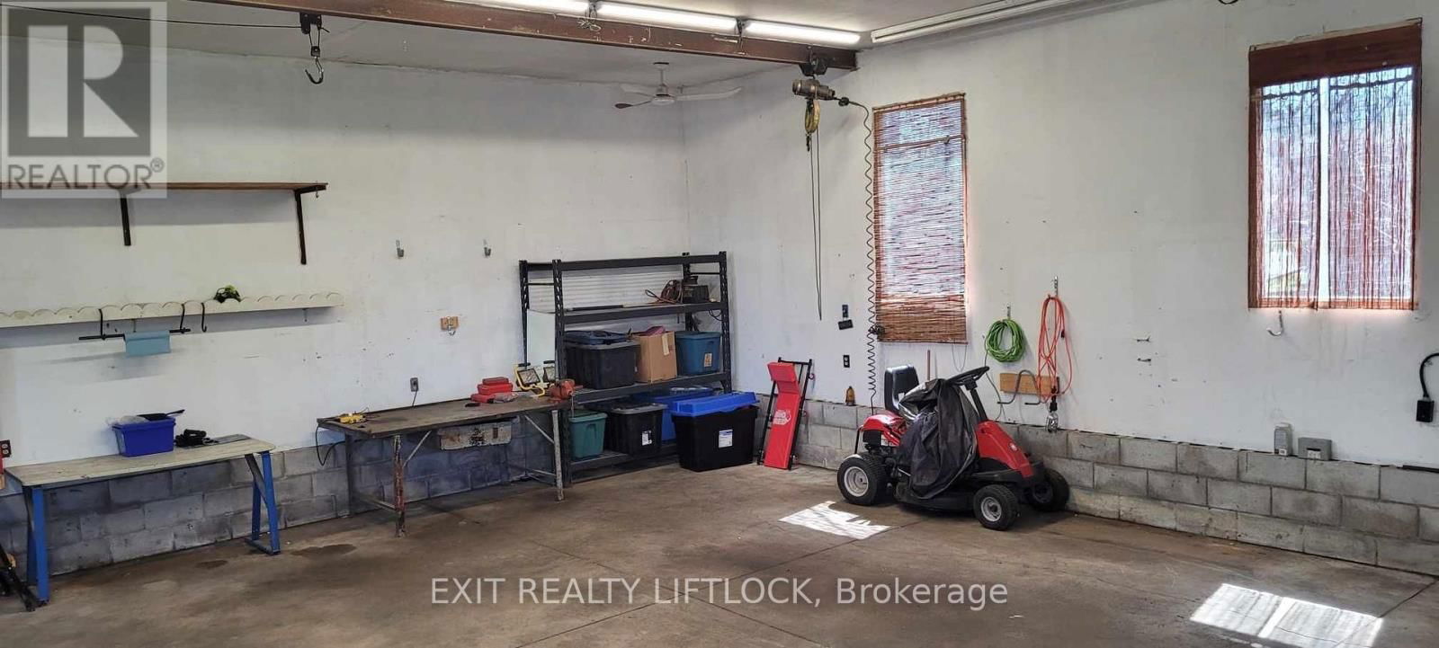 526 ERSKINE AVENUE Image 31