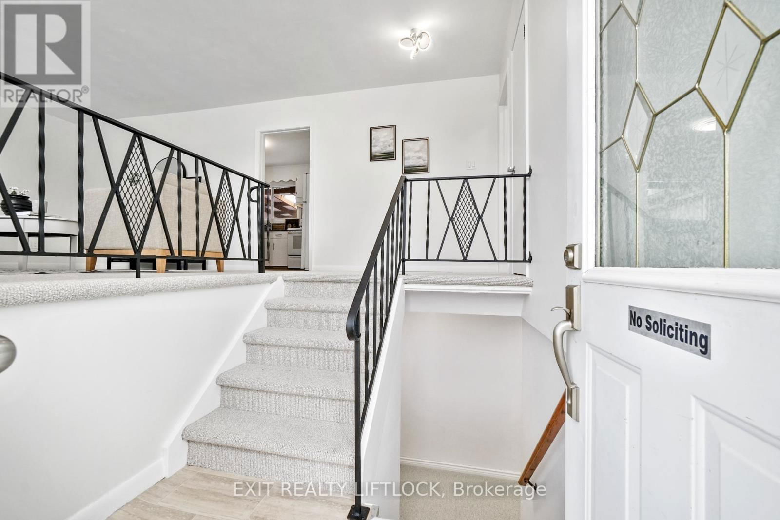 526 ERSKINE AVENUE Image 4