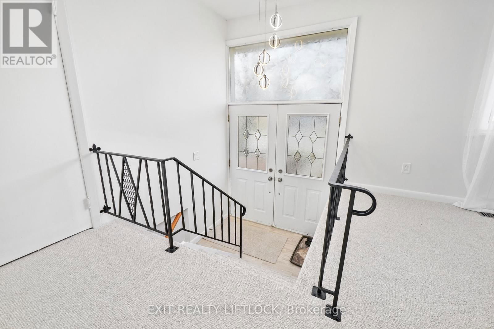 526 ERSKINE AVENUE Image 5