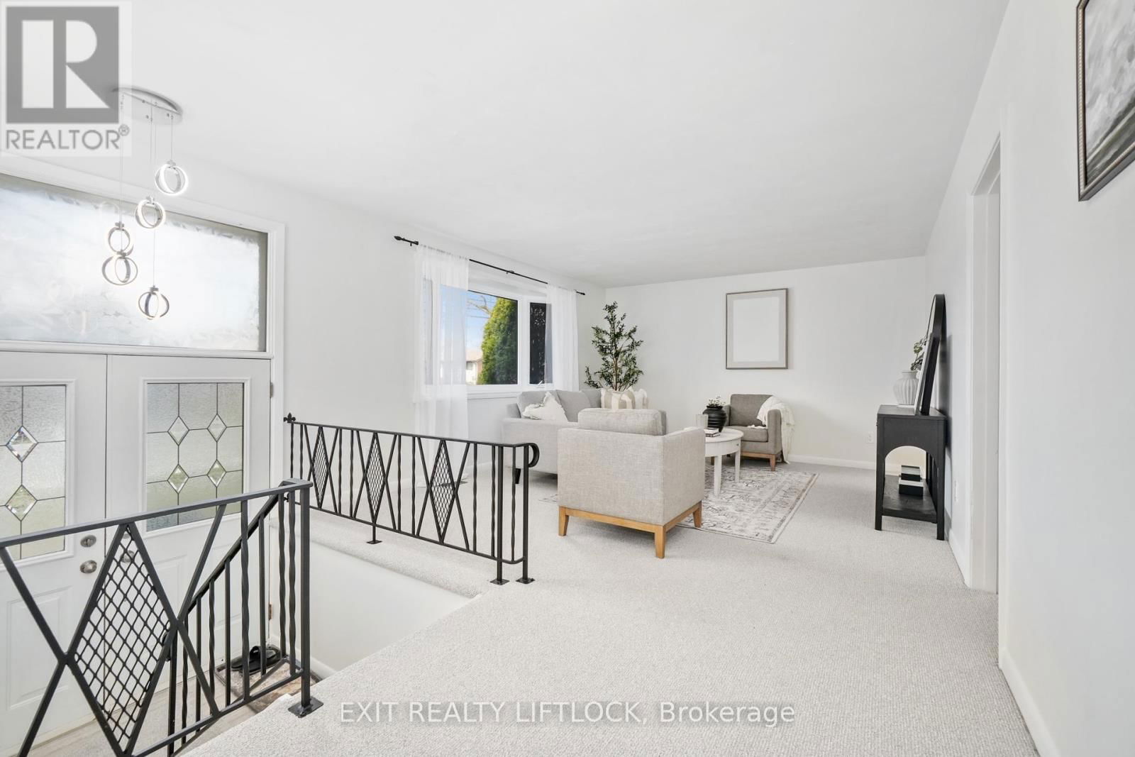 526 ERSKINE AVENUE Image 6