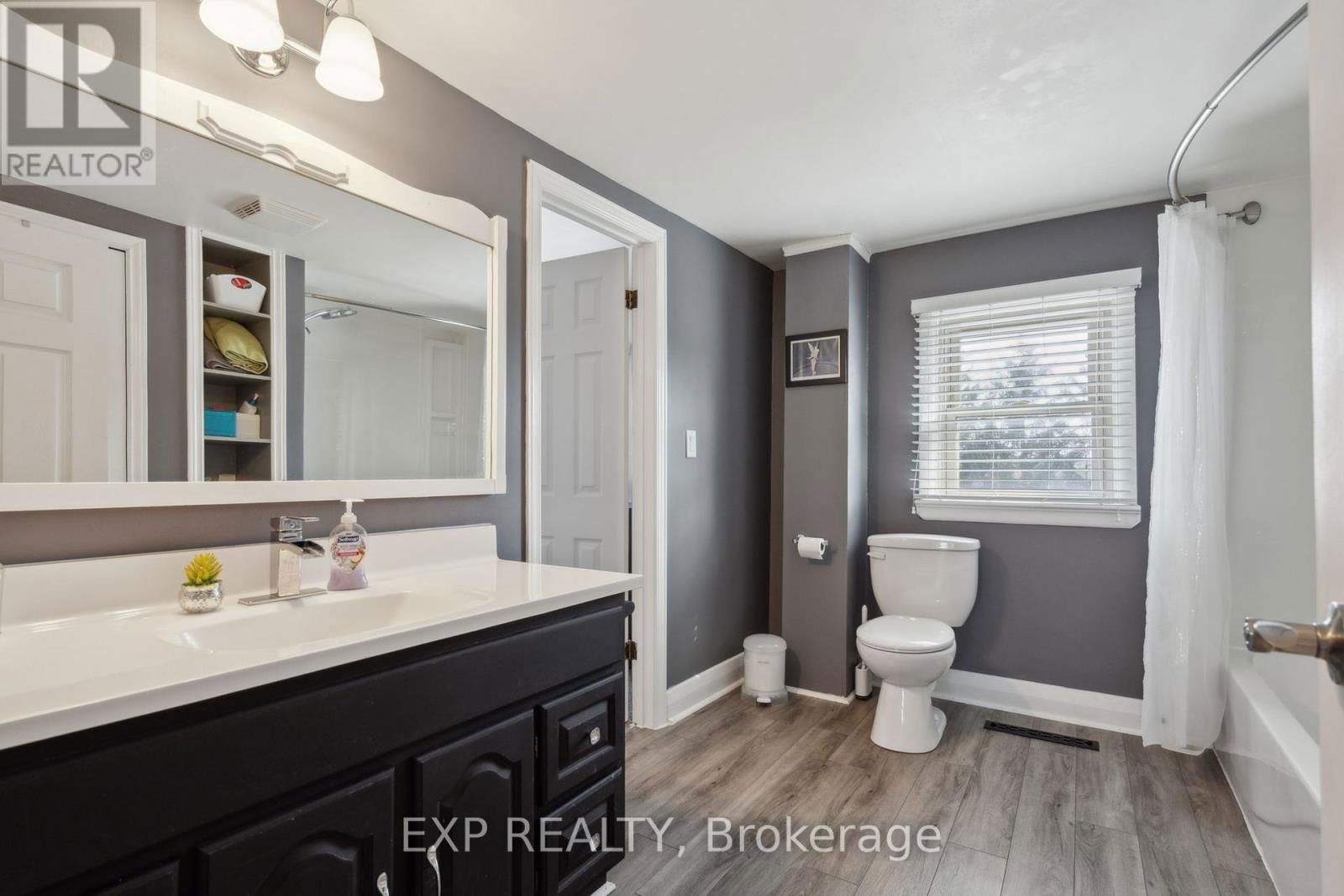 13379 ILDERTON ROAD Image 31