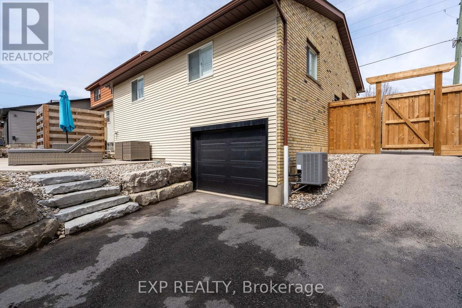 13379 ILDERTON ROAD Image 48