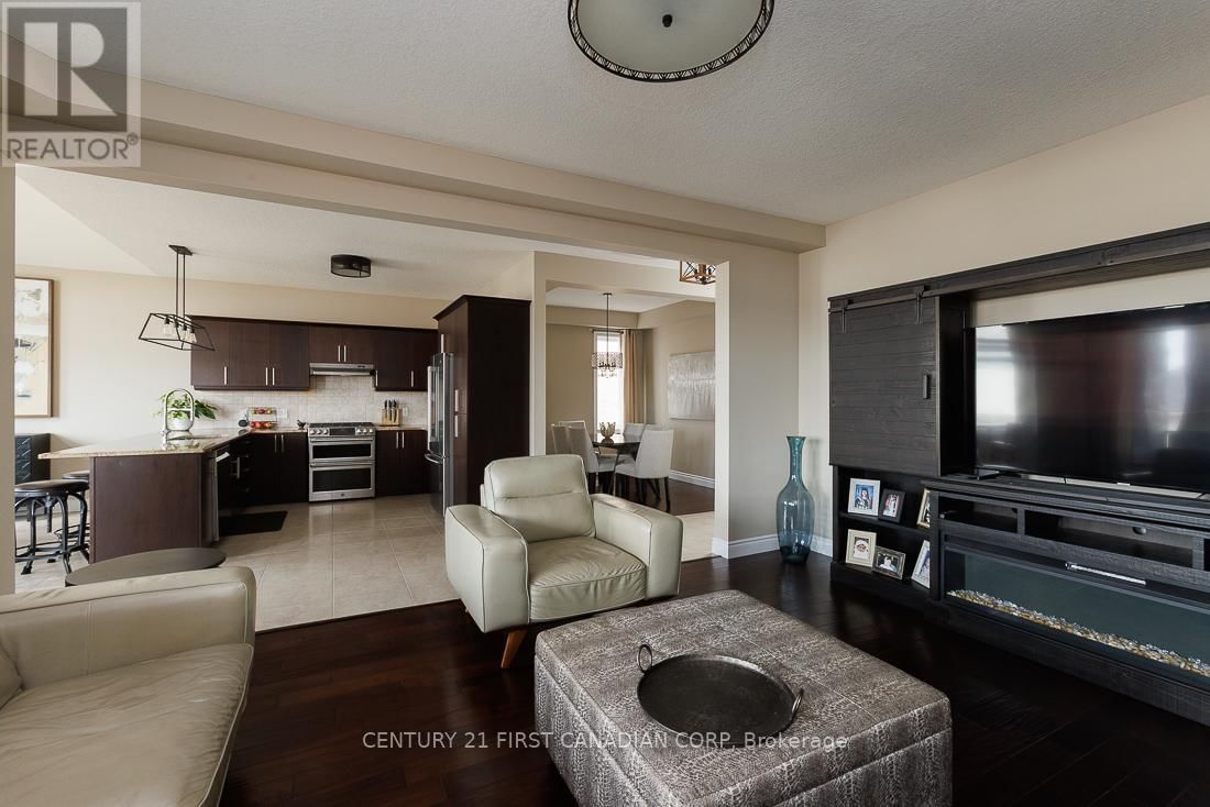 2556 HOLBROOK DRIVE Image 10