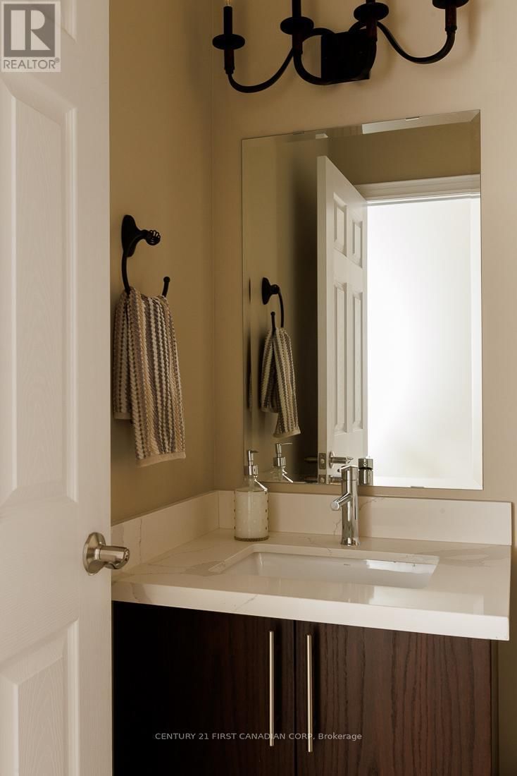 2556 HOLBROOK DRIVE Image 17