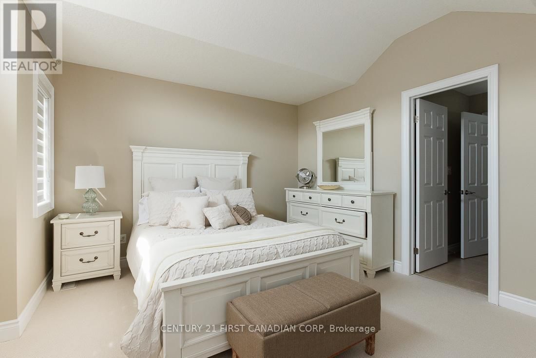 2556 HOLBROOK DRIVE Image 19