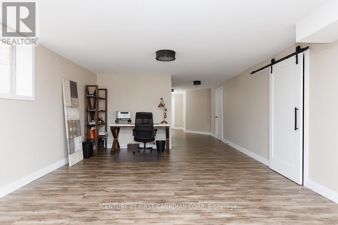 2556 HOLBROOK DRIVE Image 34