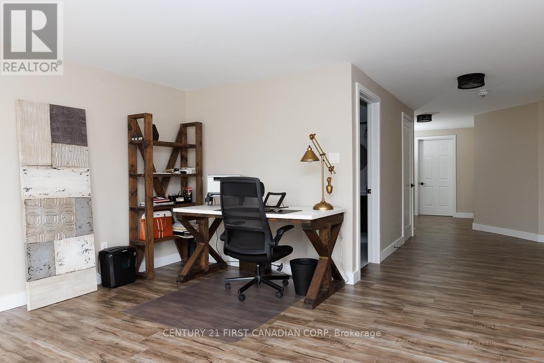 2556 HOLBROOK DRIVE Image 36
