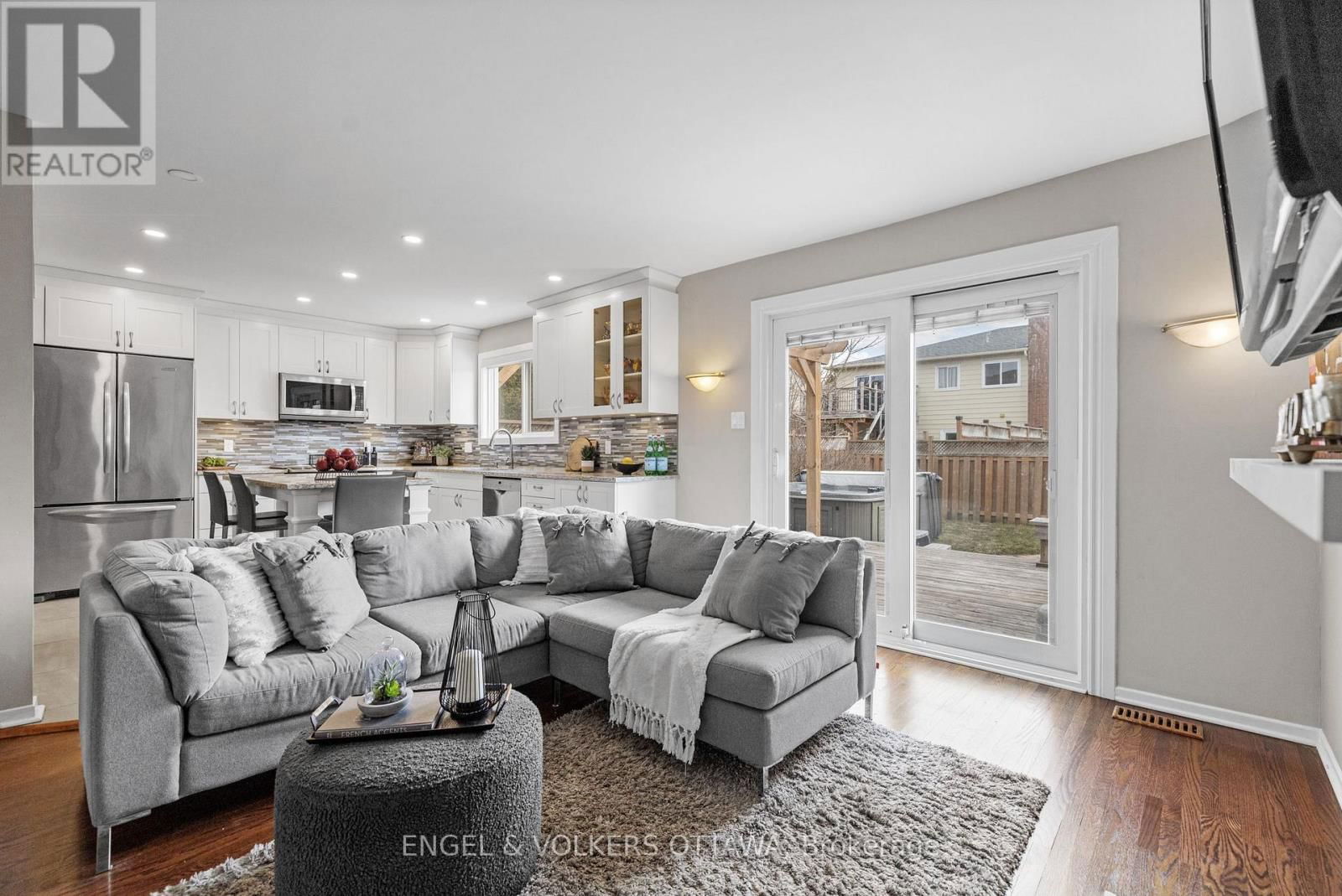 17 WINLOCK CRESCENT Image 13