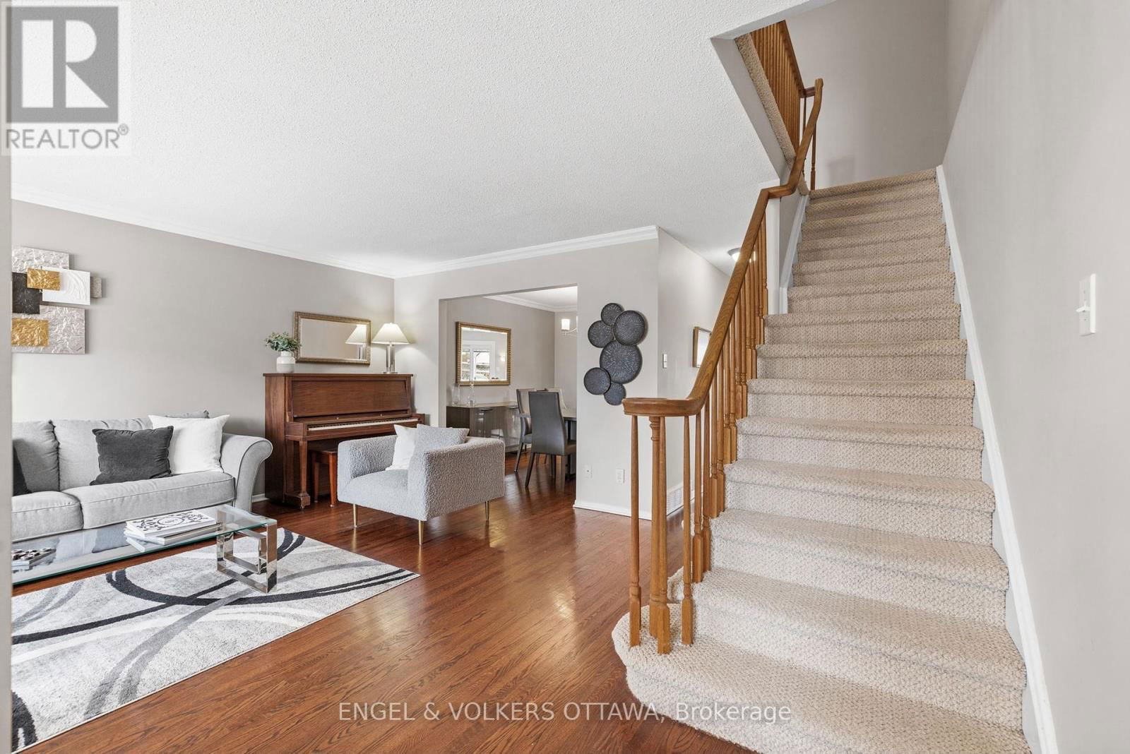 17 WINLOCK CRESCENT Image 15