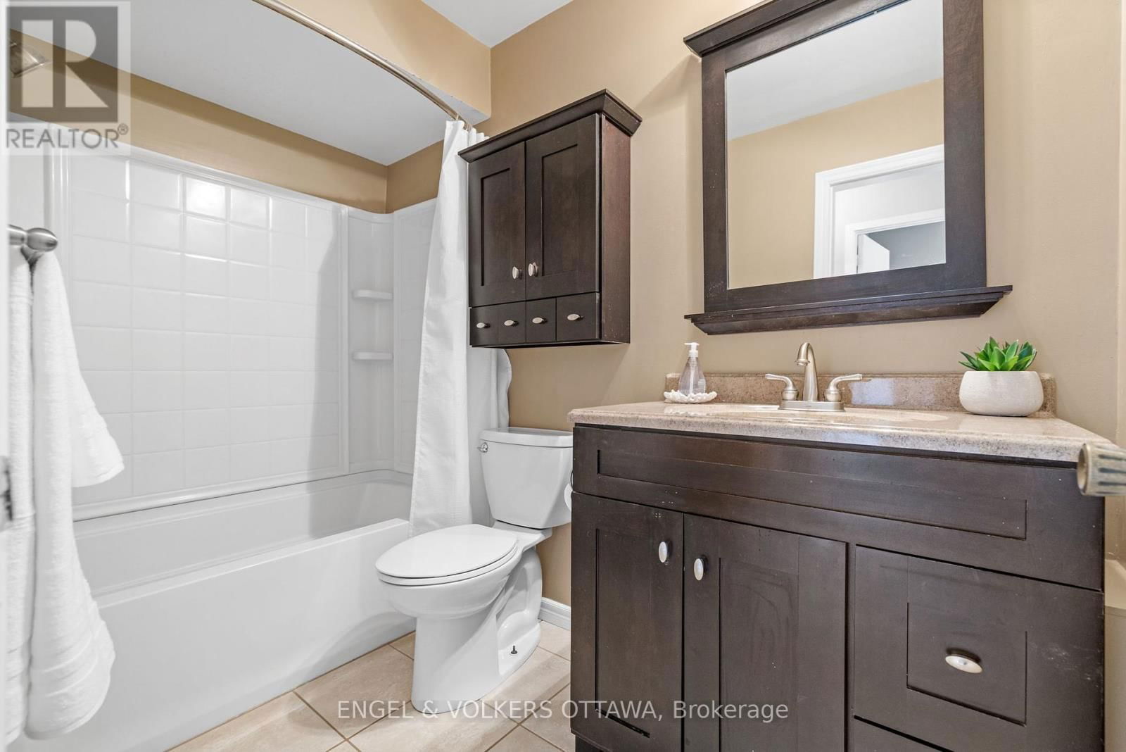 17 WINLOCK CRESCENT Image 21