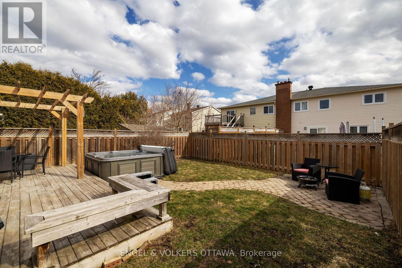 17 WINLOCK CRESCENT Image 28