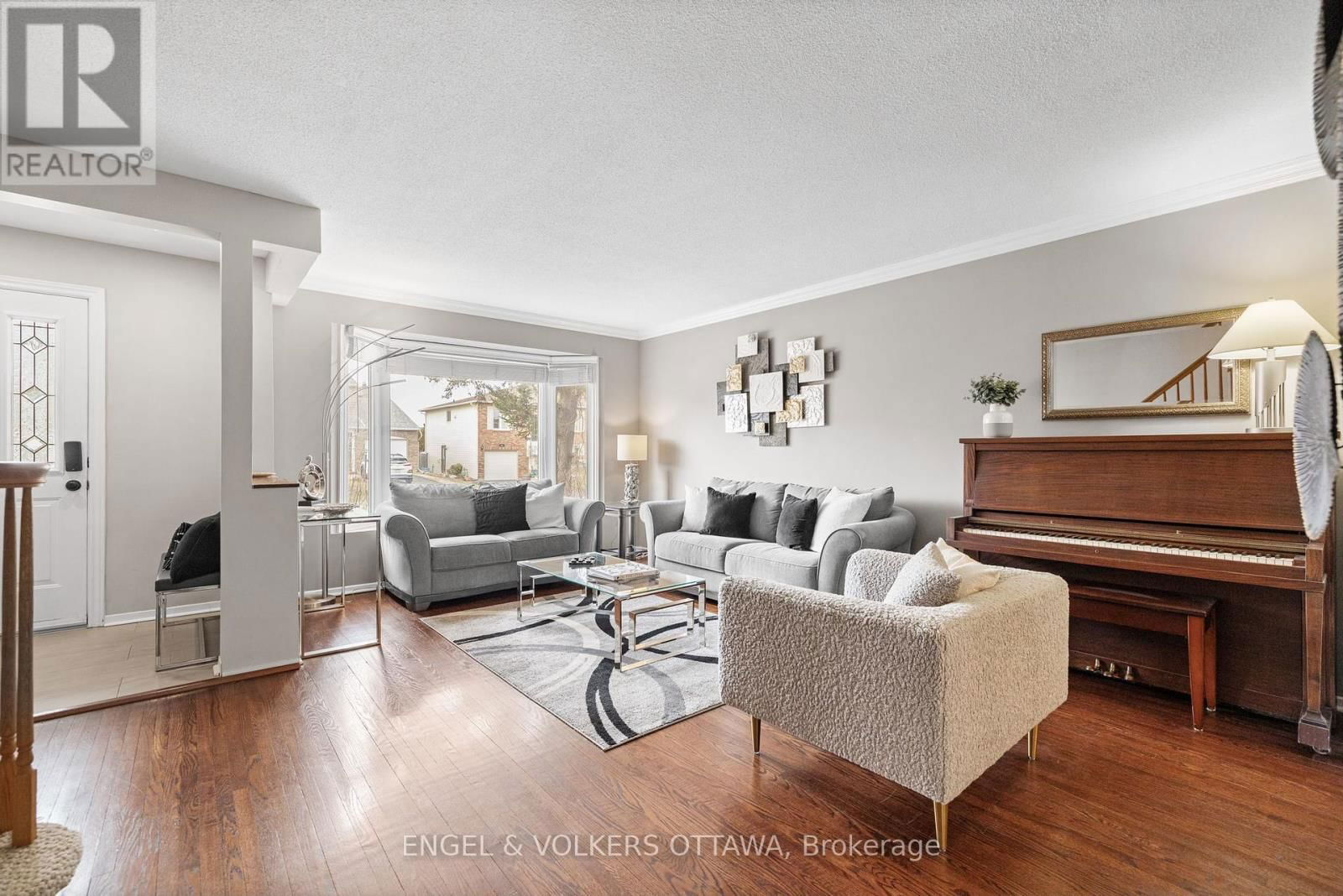 17 WINLOCK CRESCENT Image 3