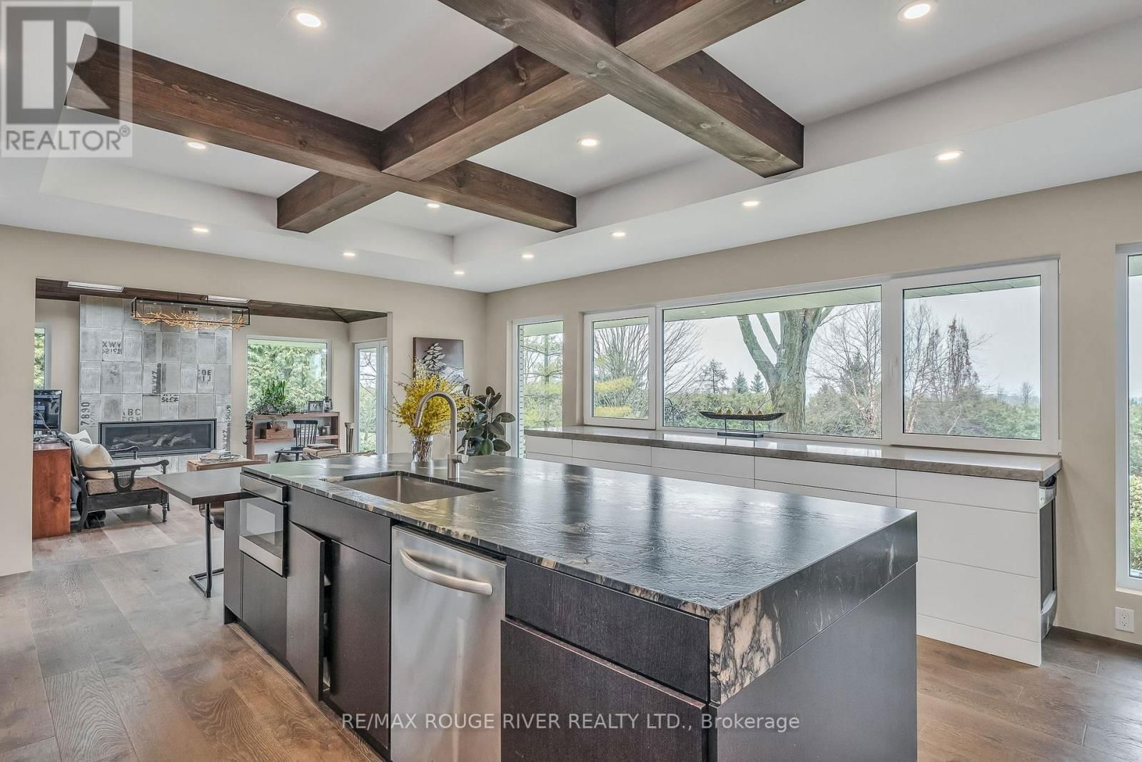 7 SUNRISE COURT Image 16