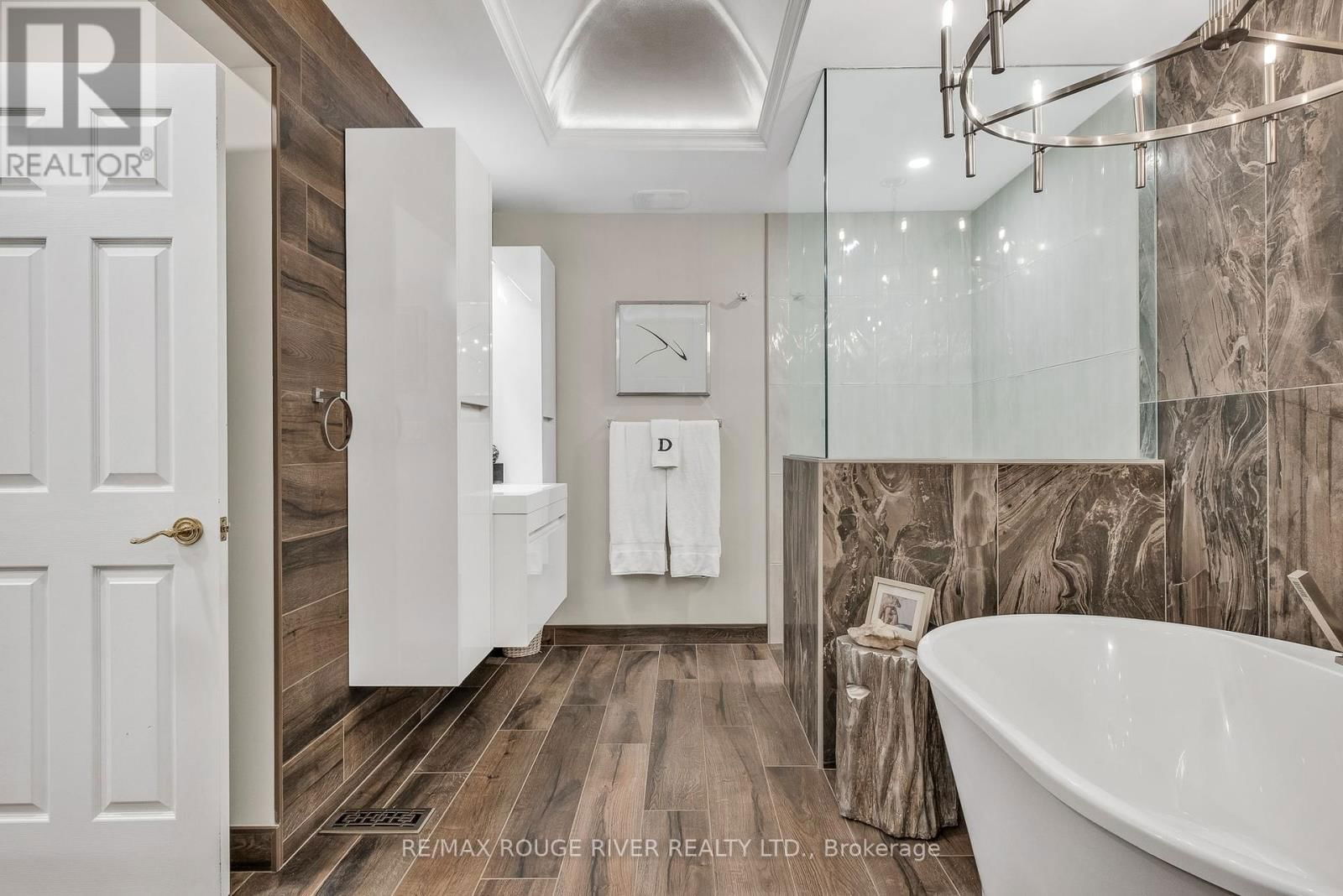 7 SUNRISE COURT Image 34