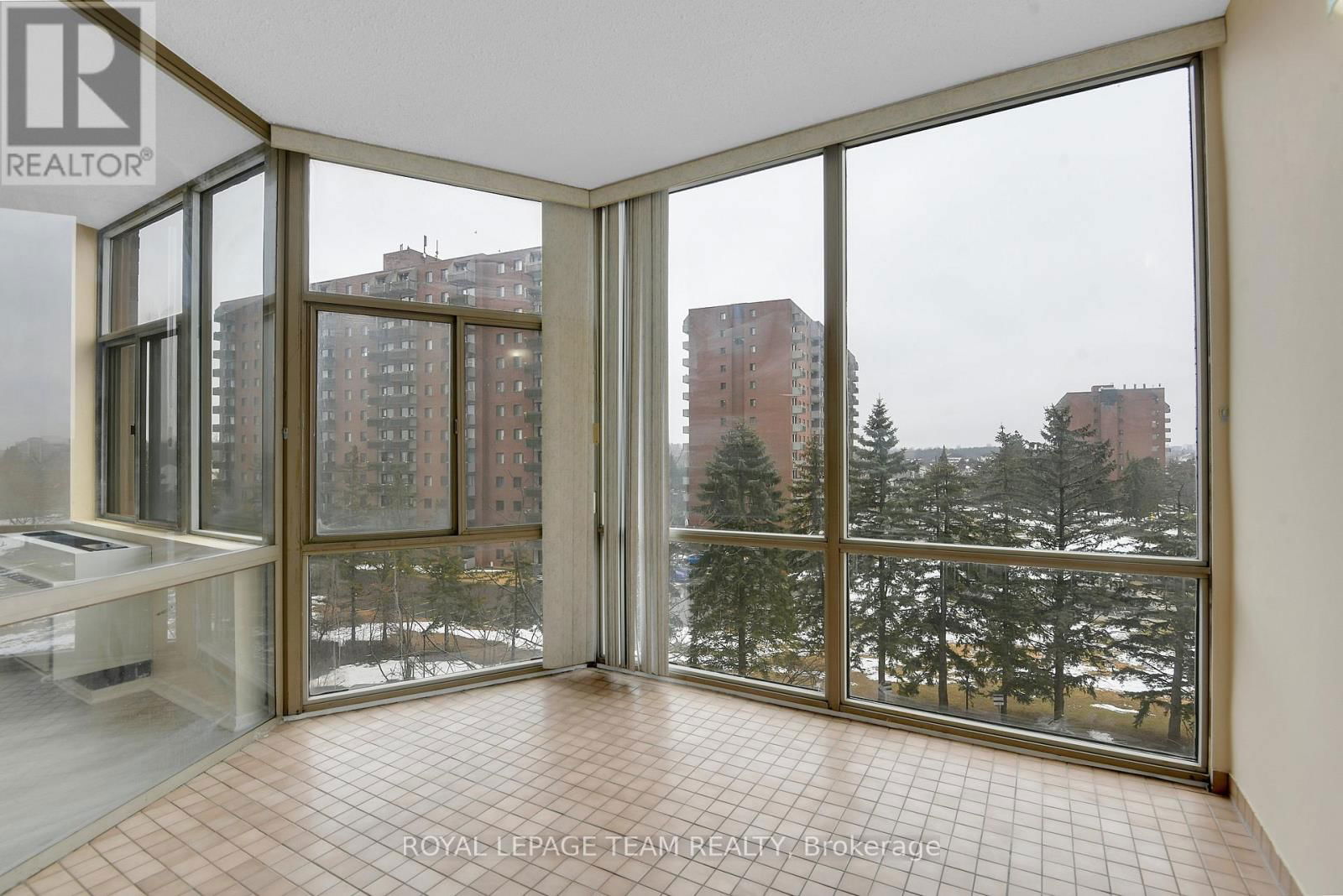 505 - 2759 CAROUSEL CRESCENT Image 17