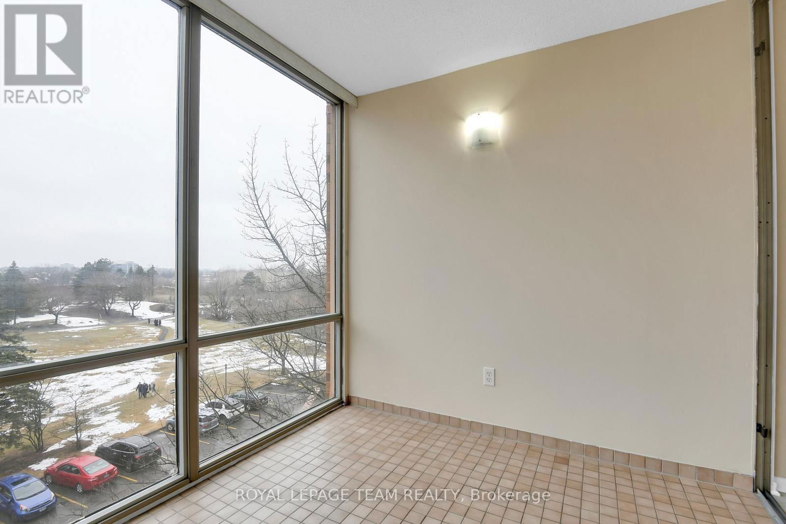 505 - 2759 CAROUSEL CRESCENT Image 18