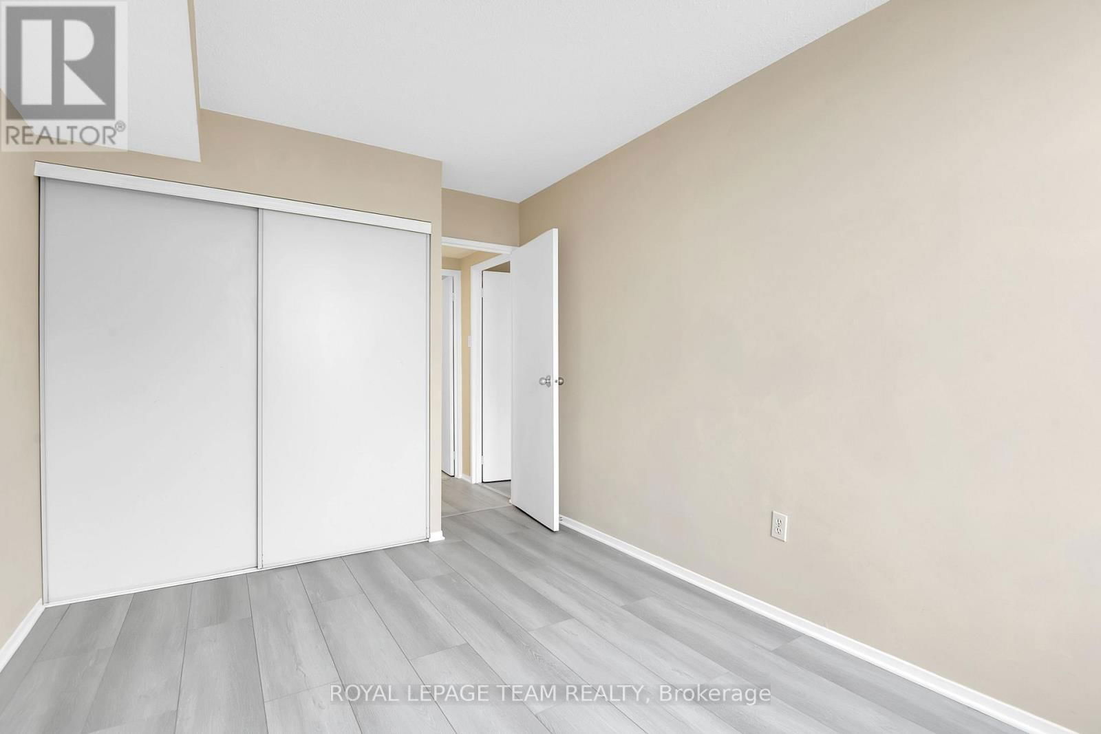 505 - 2759 CAROUSEL CRESCENT Image 32