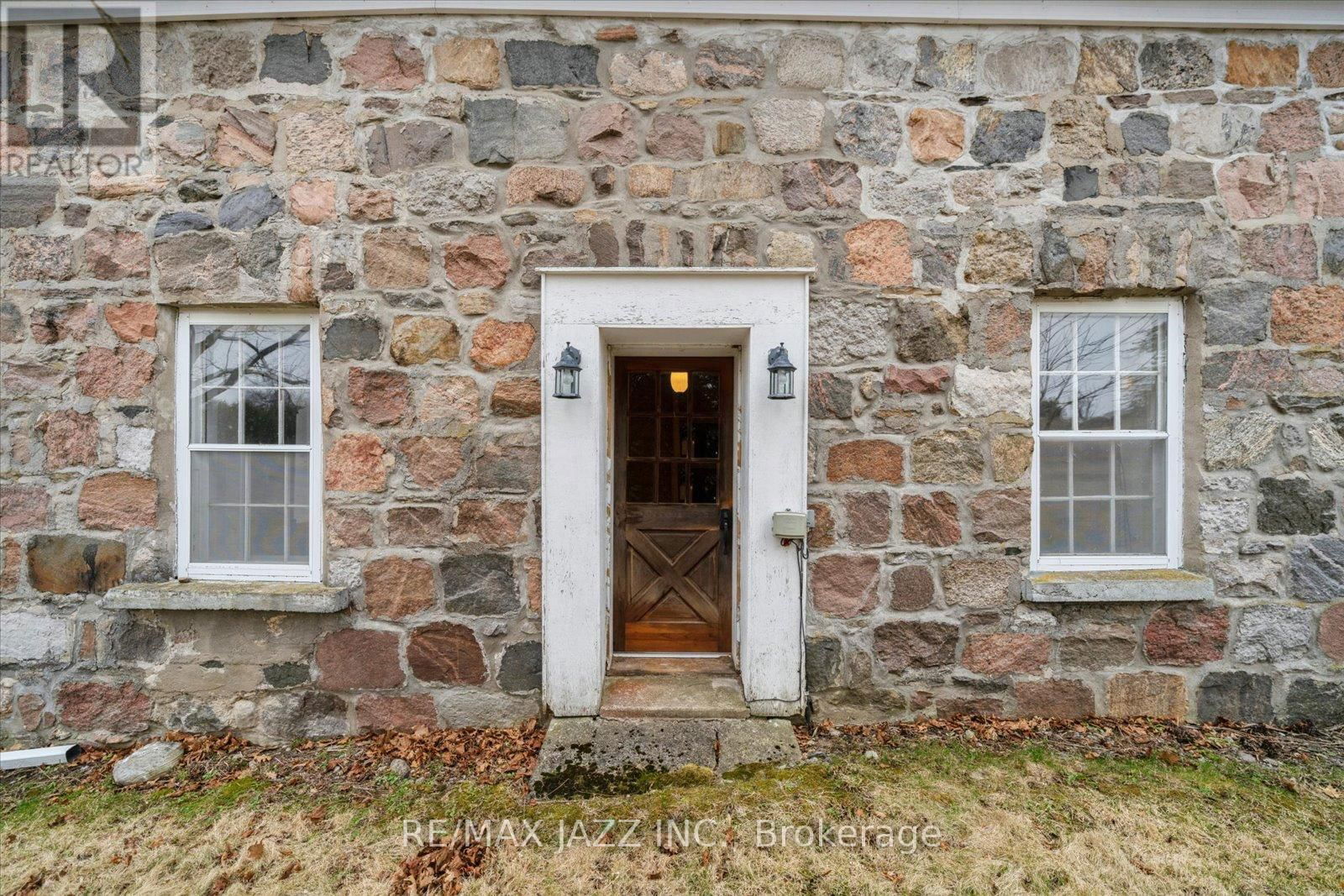 6793 MILL STREET Image 40