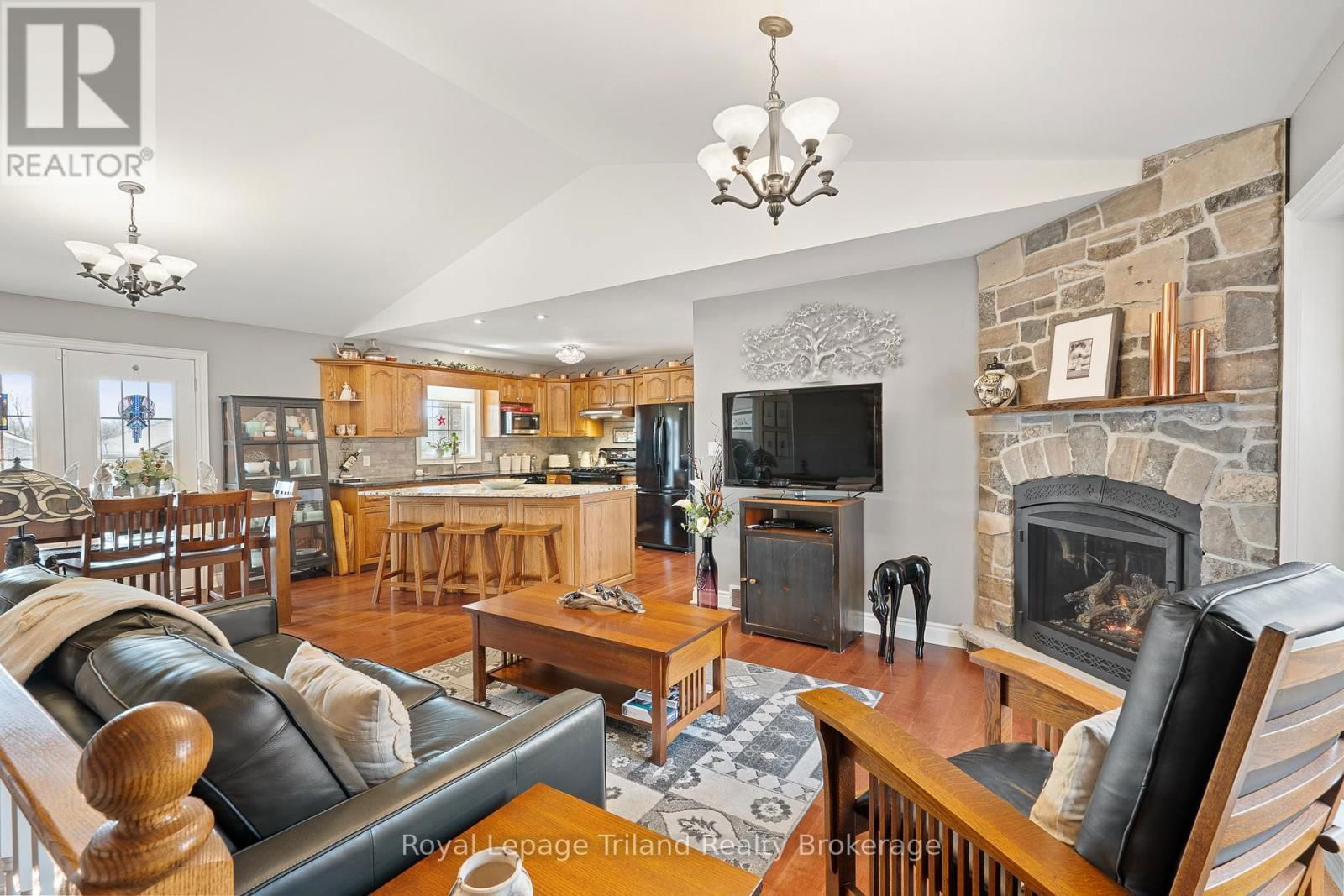 4 CLAYTON STREET Image 17