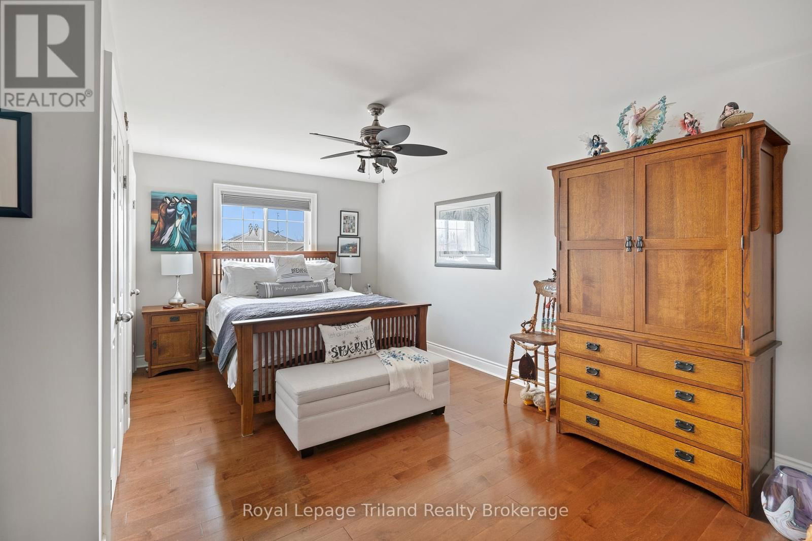 4 CLAYTON STREET Image 24