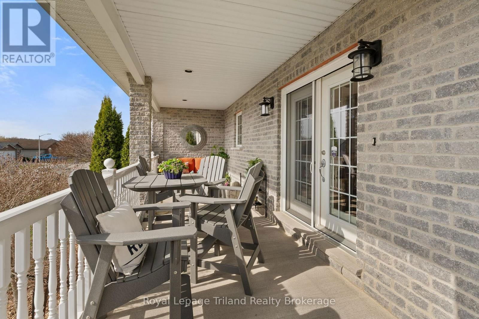 4 CLAYTON STREET Image 37