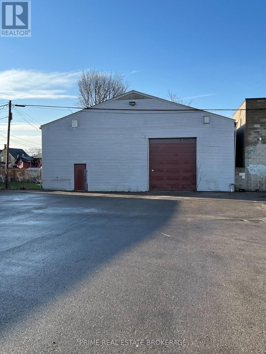 501 BATHURST STREET Image 1