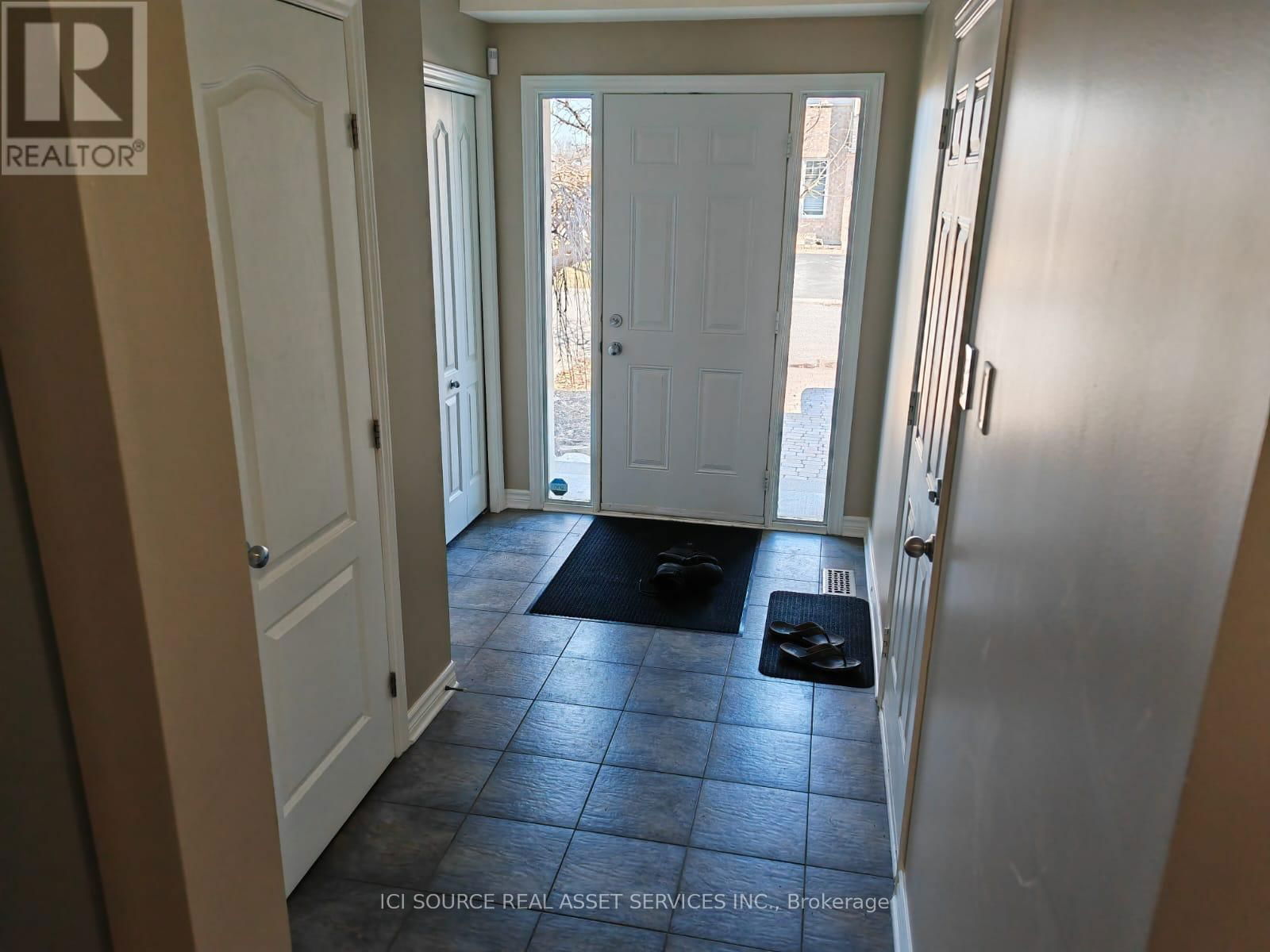 192 MOJAVE CRESCENT Image 4