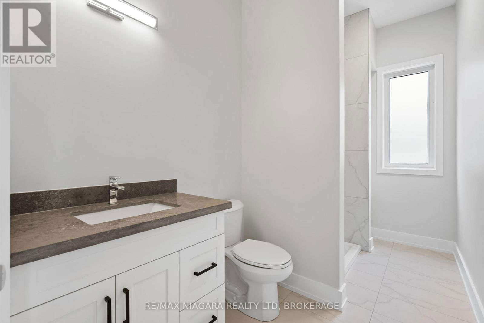 1 - 41 IVY CRESCENT Image 11