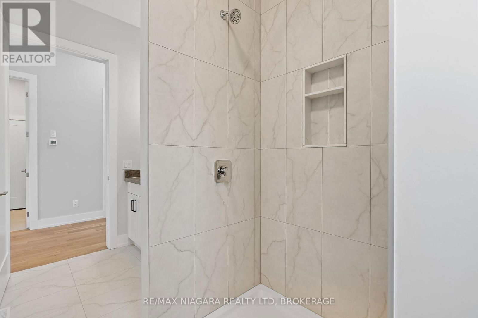 1 - 41 IVY CRESCENT Image 12