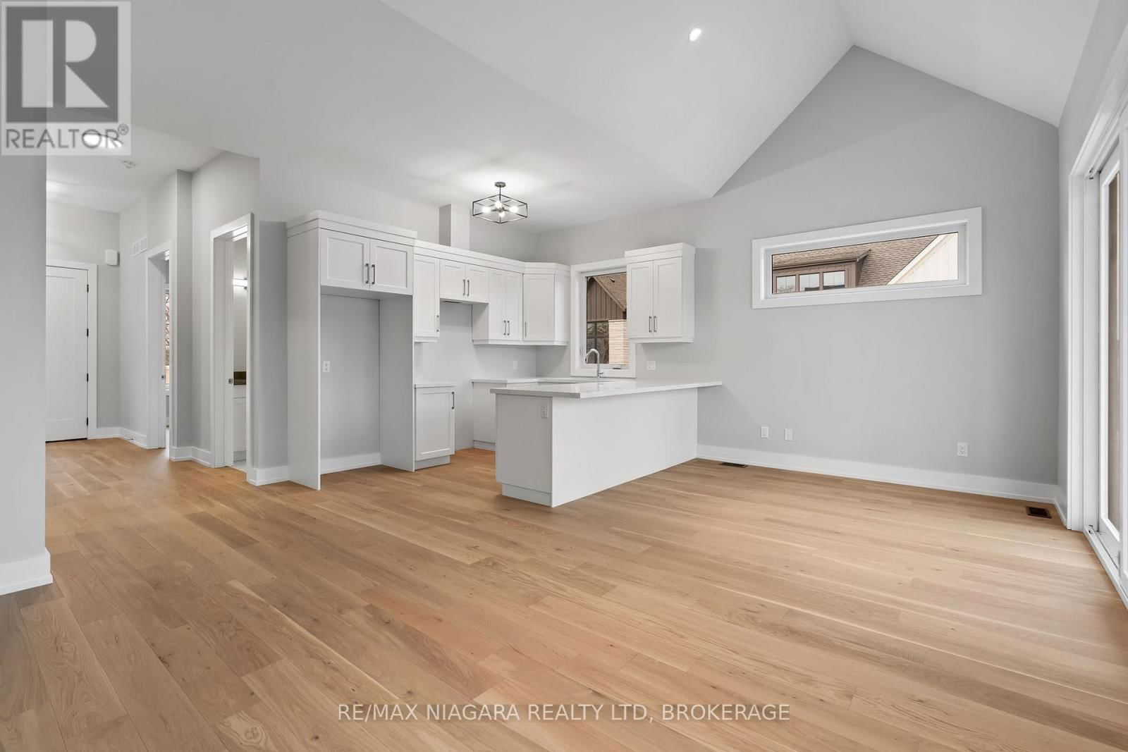 1 - 41 IVY CRESCENT Image 18