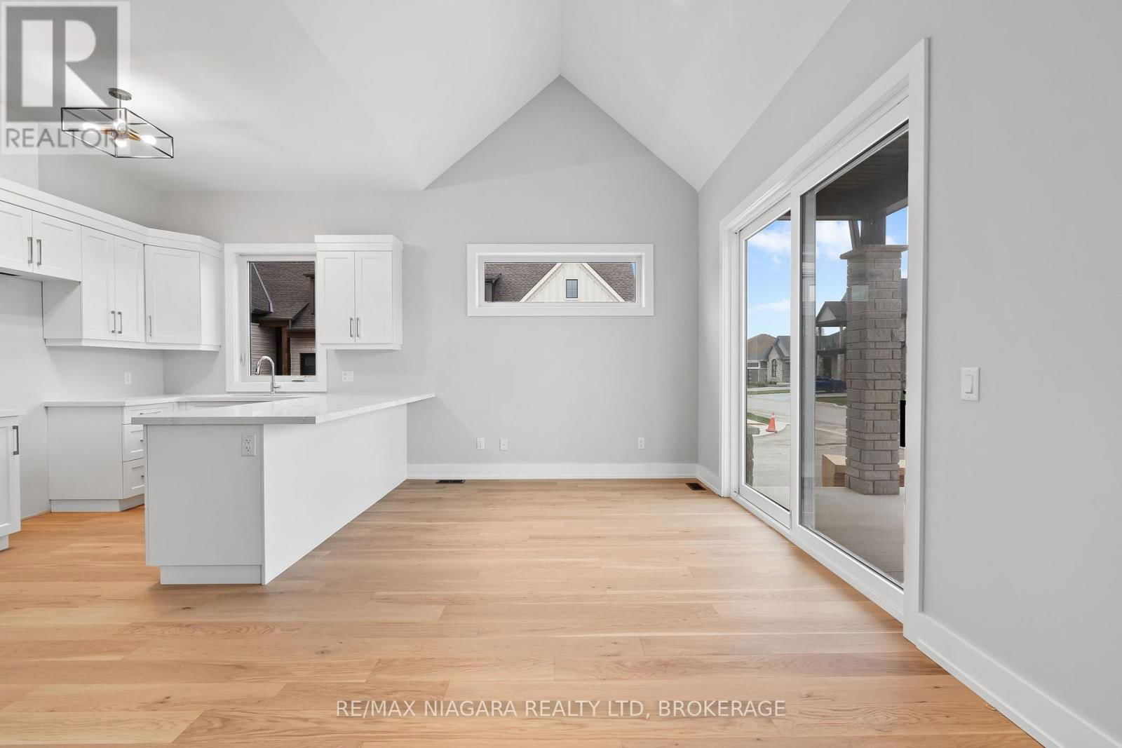 1 - 41 IVY CRESCENT Image 19