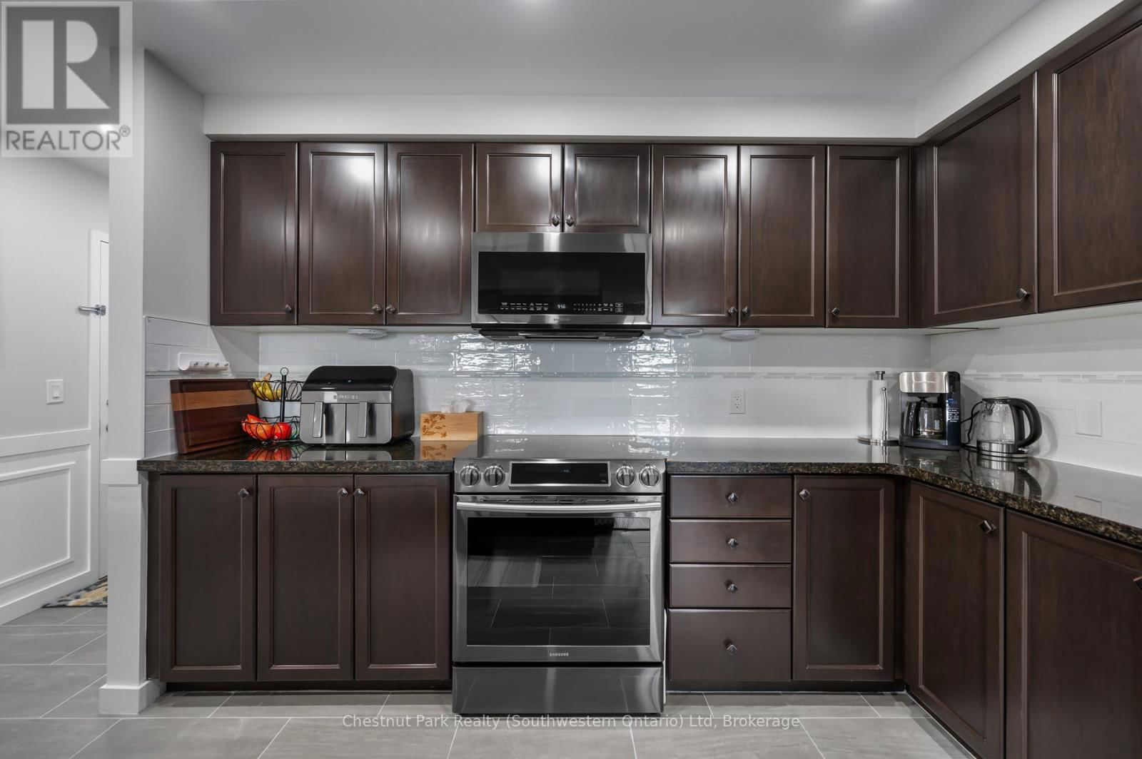423 - 1440 GORDON STREET Image 9