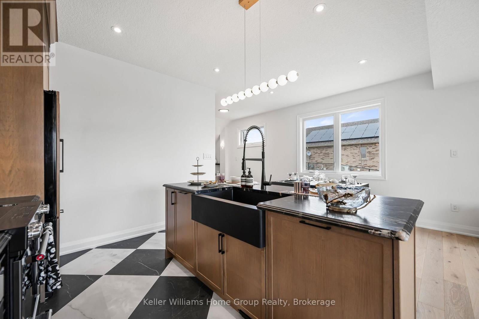 35 HALLS DRIVE Image 11