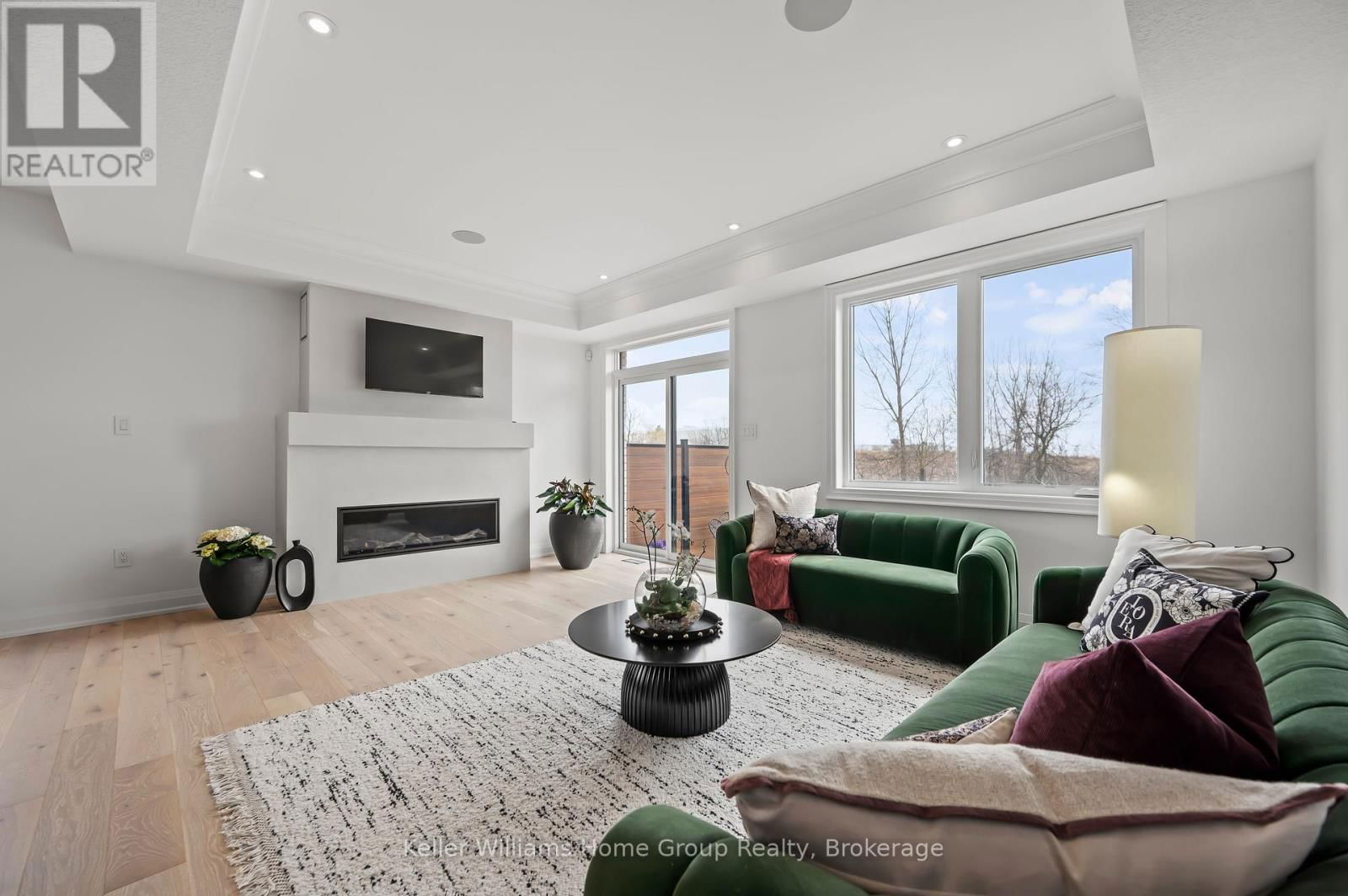 35 HALLS DRIVE Image 13