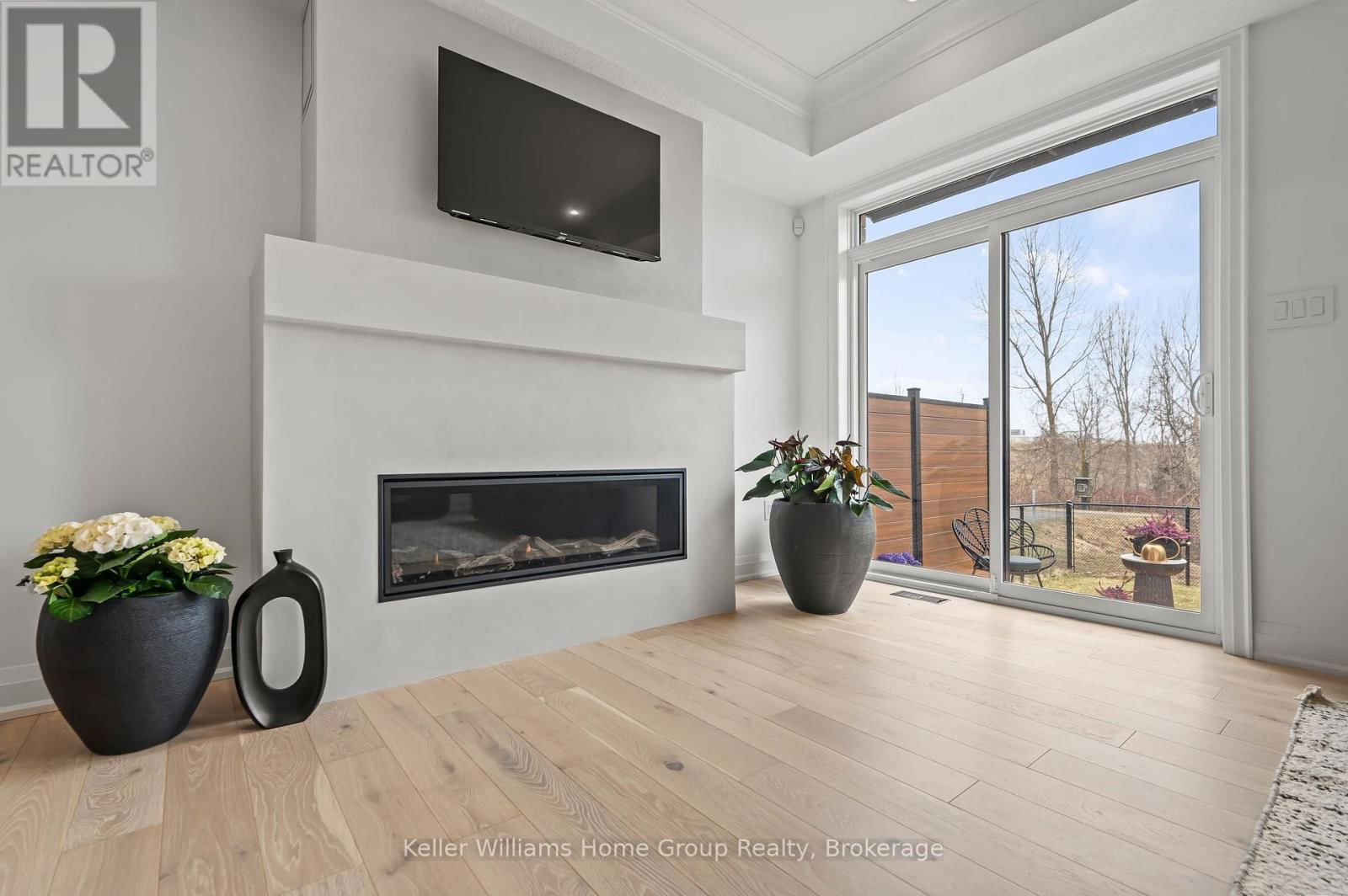 35 HALLS DRIVE Image 14